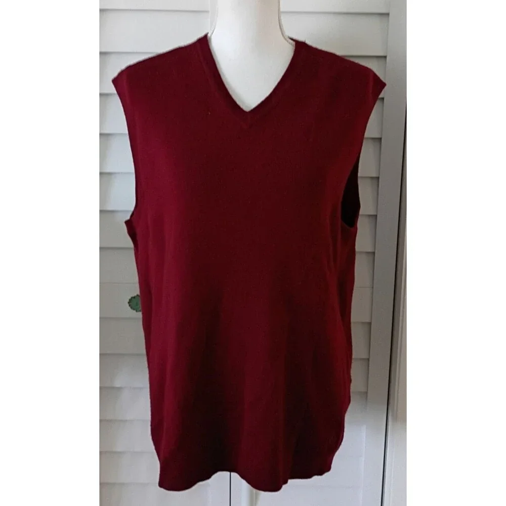 Tommy Hilfiger men's Merino Wool V-Neck‎ Sleeveless Burgundy Vest L